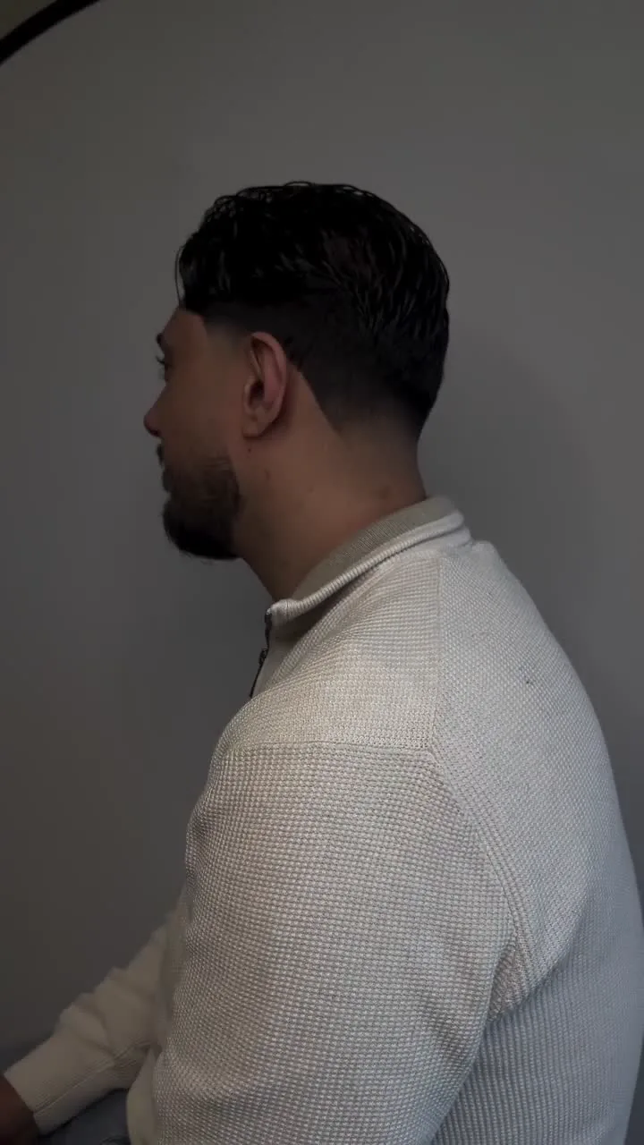 Saubere Kontur und Fade Cut bei Shave Brothers Hamburg